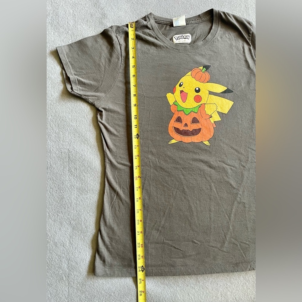 Pokemon Pikachu Women’s T-shirt Halloween Themed Gray Size Medium - Picture 4 of 7